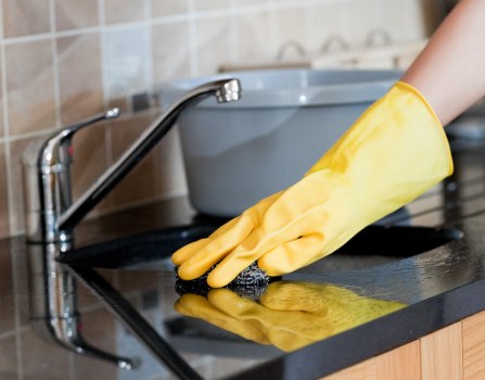 Local Roehampton cleaners handling a move-out cleaning checklist