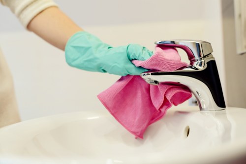 Roehampton cleaning service focusing on kitchen and bathroom hygiene