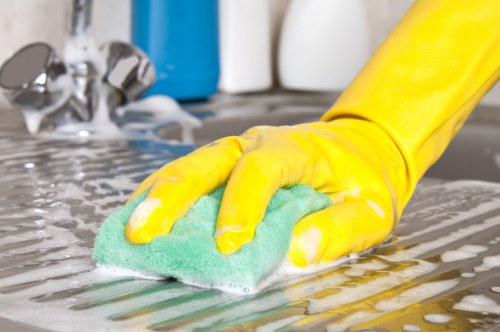 Deep cleaning service for flats and homes near Roehampton