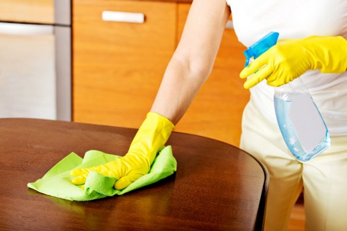 End of tenancy cleaning team preparing a Roehampton flat for inspection
